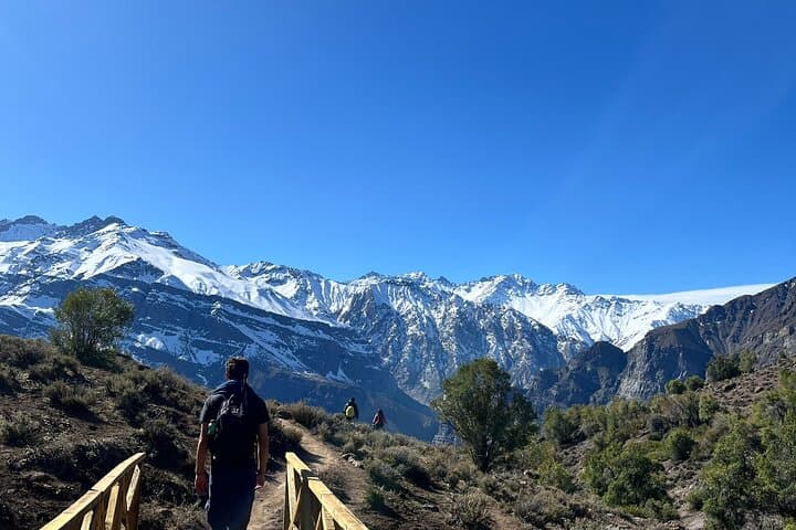 Full-Day Condor Viewpoint Hike in Cajón del Maipo — Trek to Mirador de Condores photo 4