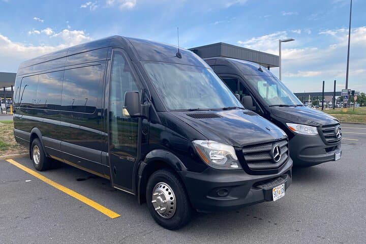 Explore Washington DC in Style: 4-Hour Private Tour in a Luxury Sprinter Van