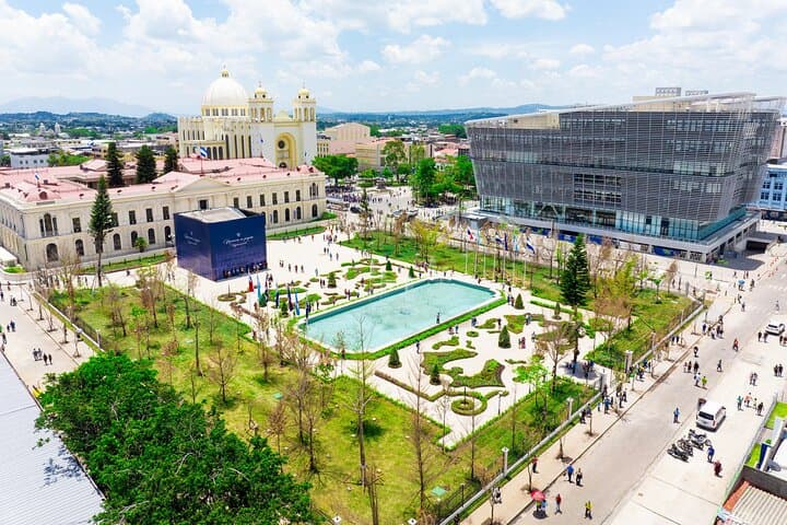 San Salvador Full-Day: Historic City Sights and El Boquerón National Park with Rainbow Slide photo 4