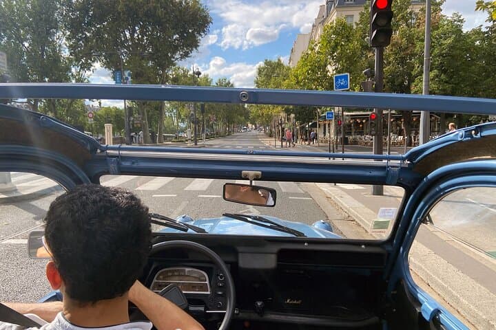 Convertible 2CV Private Tour of Paris: Open-Air Drive Through Iconic Sights photo 4