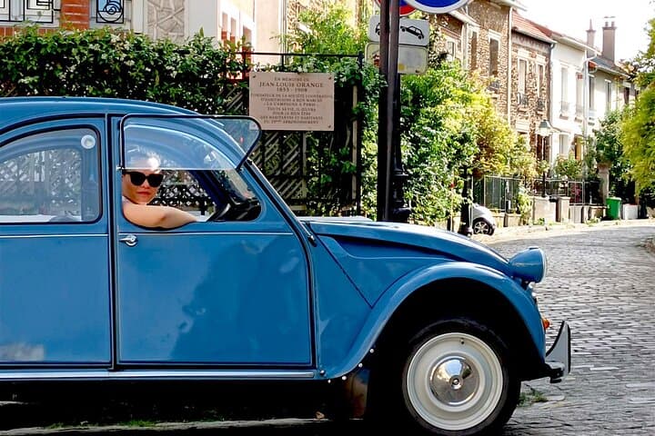 Convertible 2CV Private Tour of Paris: Open-Air Drive Through Iconic Sights photo 2