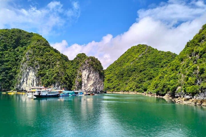 Halong & Lan Ha Bay Private Canoe Tour: Kayak Bright & Dark Caves photo 2