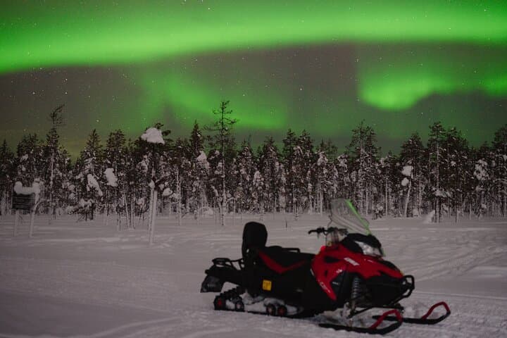 Rovaniemi Northern Lights Snowmobile Night: Private Aurora Hunt photo 6