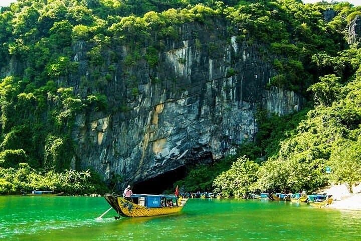 Hue to Phong Nha Private Day Trip: Explore Phong Nha & Paradise Cave