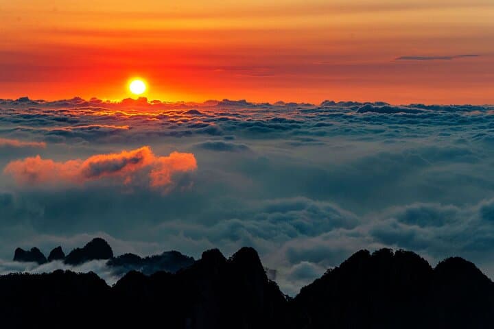 Huangshan One-Day Trip: Xihai Grand Canyon, Cable Car & Bright Summit Views photo 4