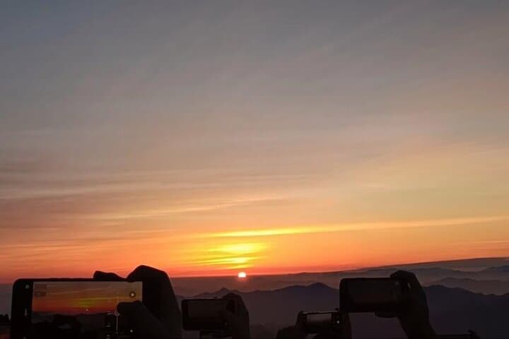 Huangshan Two-Day Sunrise & West Sea Canyon Guided Tour photo 6