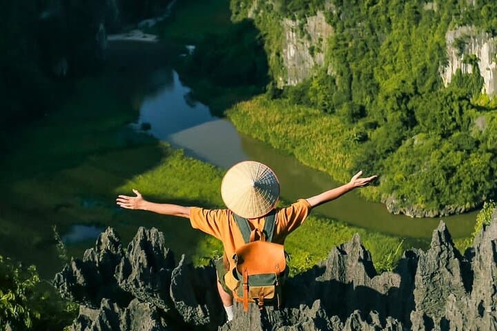 Ninh Binh Day Trip from Hanoi: Tam Coc Boat, Mua Cave & Hoa Lu