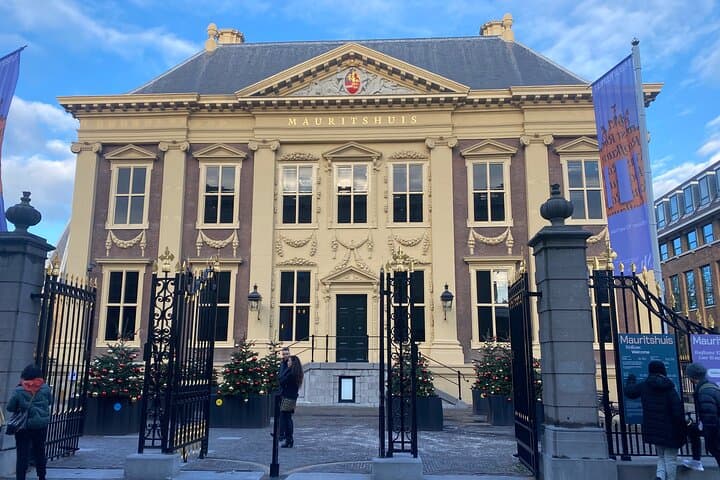 Den Haag Escape-Walk: Interactive City Puzzle Tour of The Hague