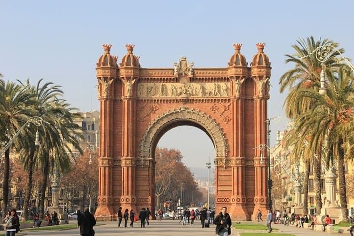 Gràcia Neighborhood Walking Tour — Barcelona's Rebel Squares & Stories photo 2
