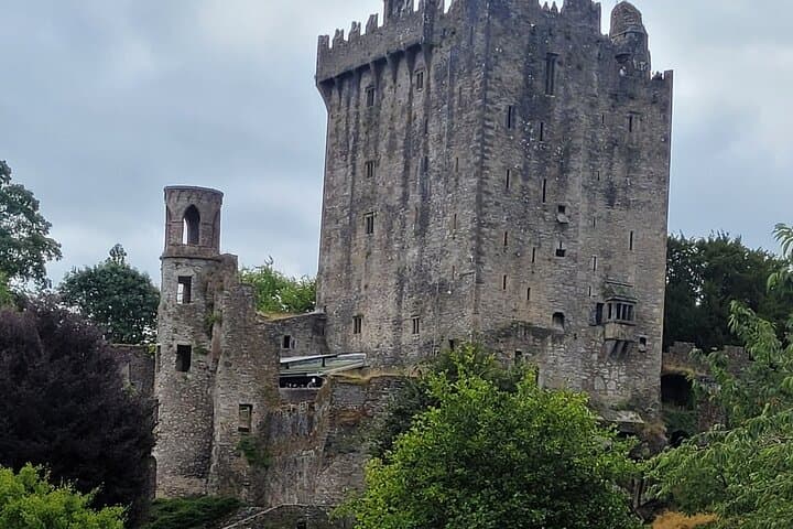 Private Tour: Blarney Castle, Jameson Distillery & Cobh from Cork
