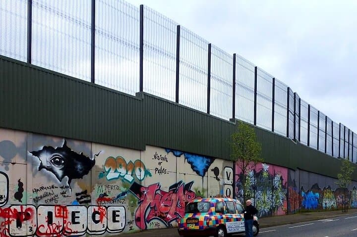Across the Barricades: Women-Led Falls and Shankill Roads Walking Tour photo 4