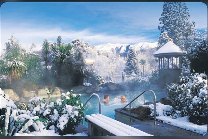 Hanmer Springs Hot Pools Day Trip from Christchurch — Thermal Baths & Alpine Trails photo 3