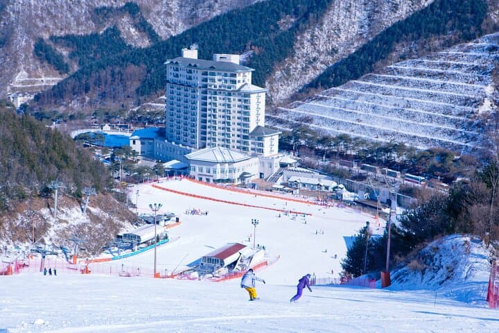 Elysian Gangchon Ski & Eobi Ice Valley Day Trip from Seoul photo 4