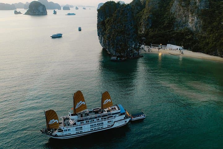 2-Day Halong Bay Luxury Cruise from Hanoi: Titop, Sung Sot & Luon Cave photo 1