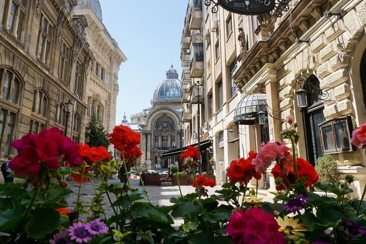 Lipscani VIP Bar Crawl — Bucharest Old Town Nightlife Tour photo 3
