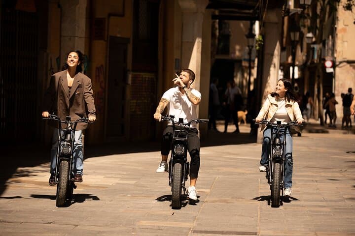 E Fatbike Rental in Barcelona — Ride Beaches, Gaudí & City Lanes photo 4