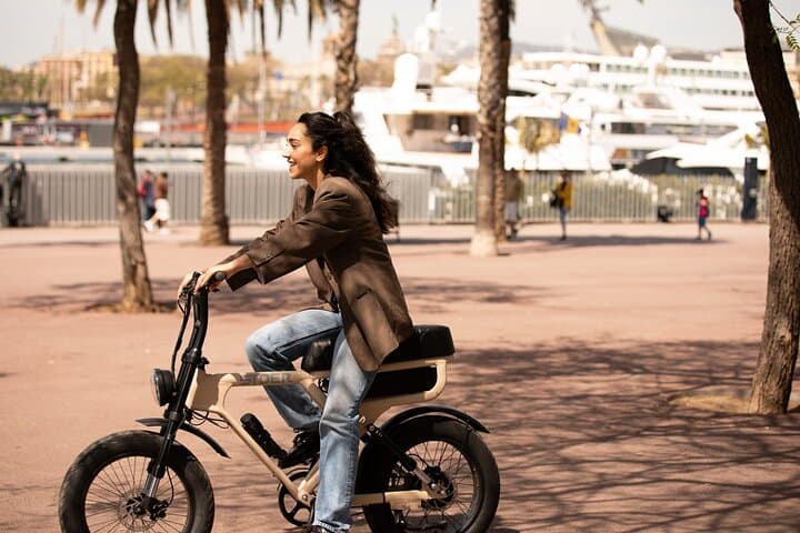 E Fatbike Rental in Barcelona — Ride Beaches, Gaudí & City Lanes