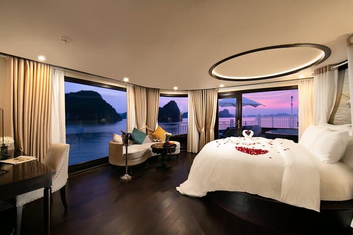 Overnight Halong Bay Cruise: 2-Day All-Inclusive Tour from Hanoi photo 1