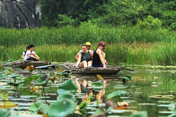 Full-Day Ninh Binh: Hoa Lu, Trang An Boat & Mua Cave Climb photo 2