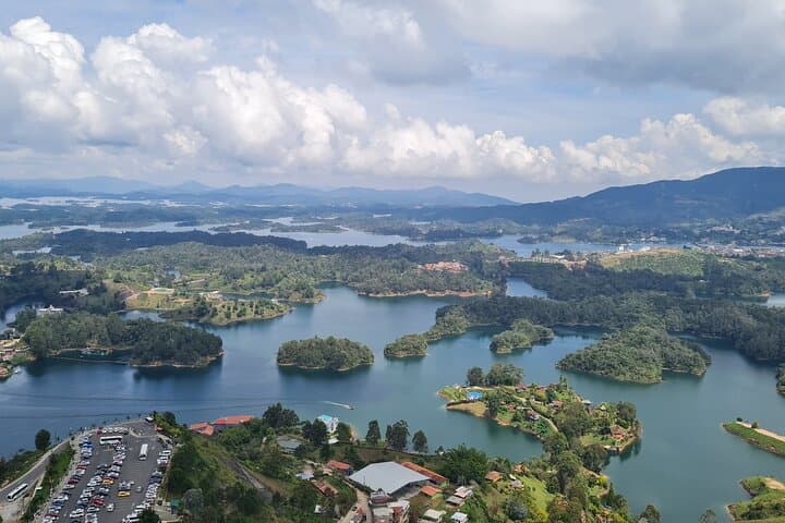 Private Full-Day Guatapé Tour from Medellín — Piedra del Peñol, Colorful Streets & Lake Activities photo 2