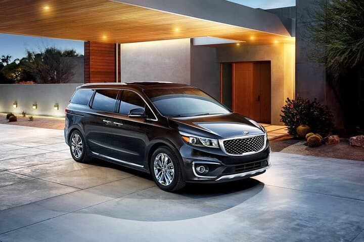 Private Dubai Car Charter: Chauffeured City Tours & Airport Transfers photo 1