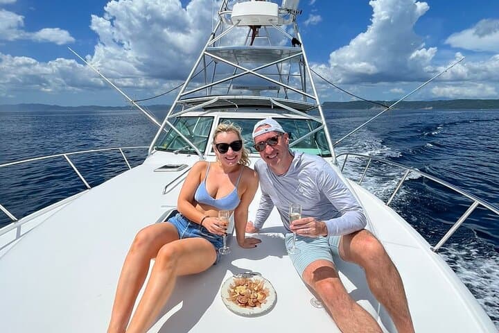 Private Tiara Yacht Half-Day in Gulf of Papagayo: Snorkel, Fish & Beach Hop photo 5
