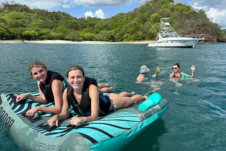 Private Tiara Yacht Half-Day in Gulf of Papagayo: Snorkel, Fish & Beach Hop photo 6