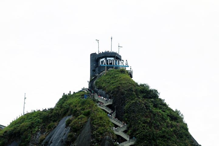 Private Half-Day Tour to Piedra del Peñol from Medellín — Climb, Views & Guatapé photo 3