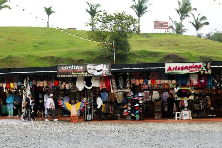 Private Half-Day Tour to Piedra del Peñol from Medellín — Climb, Views & Guatapé photo 6