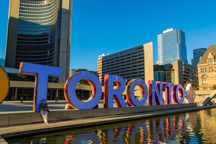 5-Day Fall Foliage & Niagara Falls Tour — Boston to Toronto, Montreal & Quebec