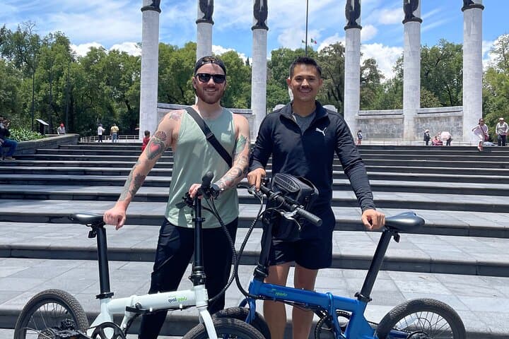 Private E‑Bike Tour Through Chapultepec Forest — 2.5-Hour Cultural Ride in Mexico City