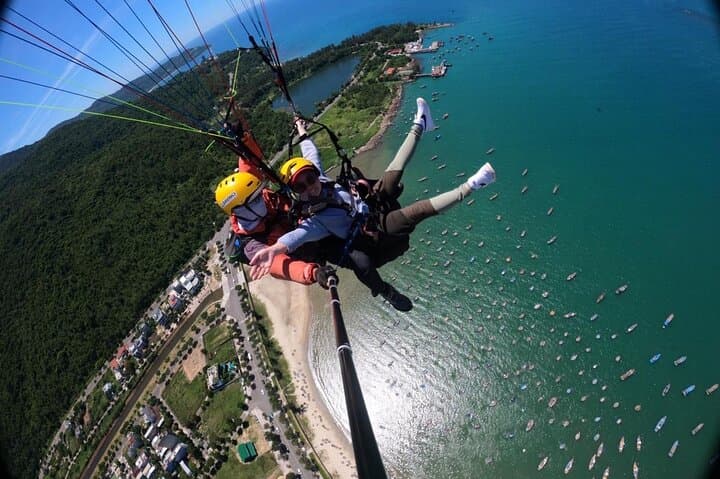 Extended Paragliding Flight Over Son Tra Peninsula, Da Nang photo 4