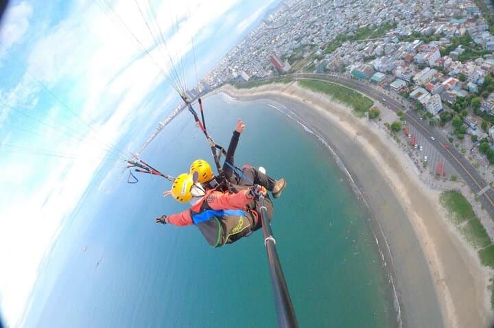 Extended Paragliding Flight Over Son Tra Peninsula, Da Nang photo 5