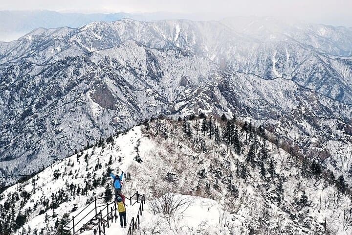 Winter One-Day Seoraksan & Maebawi Ice Wall Tour from Seoul photo 4