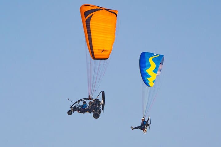 Private Doha Paratrike: Aerial Tour Over Desert, Coast and Skyline