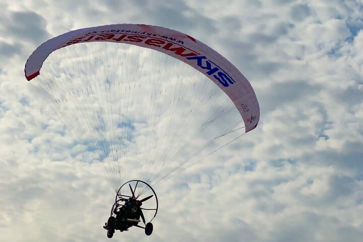 Private Doha Paratrike: Aerial Tour Over Desert, Coast and Skyline photo 5