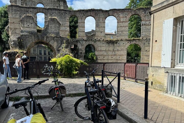 Glide Bordeaux: 3-Hour E-Bike Tour Through UNESCO Streets & Garonne Views photo 4