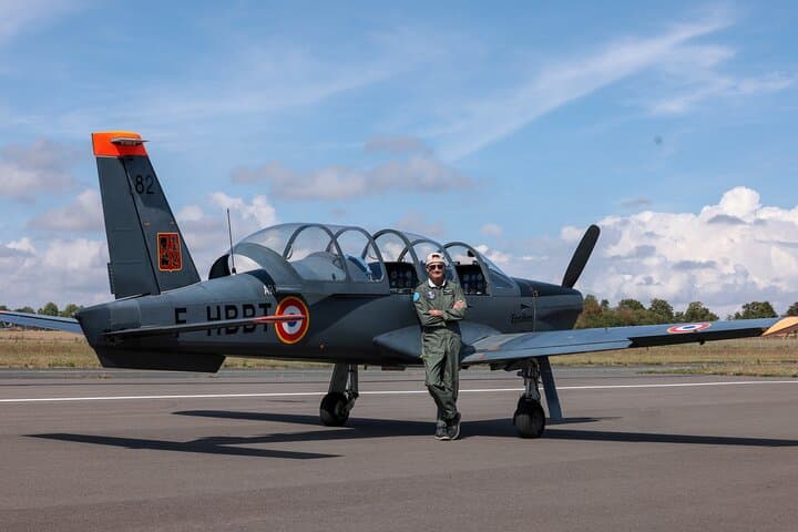 Aerobatic Flying Adventure in a Military Trainer Near Paris photo 3