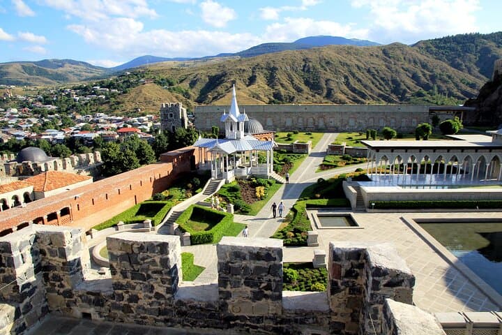 Southern Georgia Explorer: Vardzia, Rabati Castle & Borjomi Day Tour