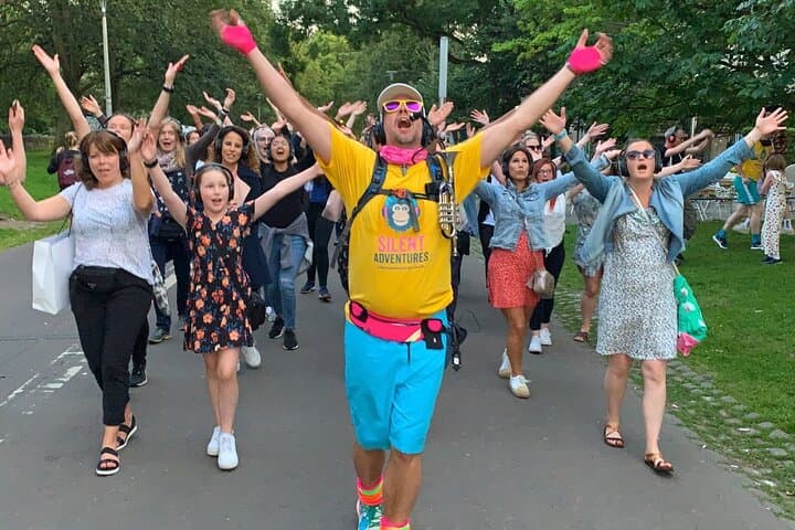 Silent Disco Adventure at the Edinburgh Fringe: Headphones & Flash Mobs photo 3