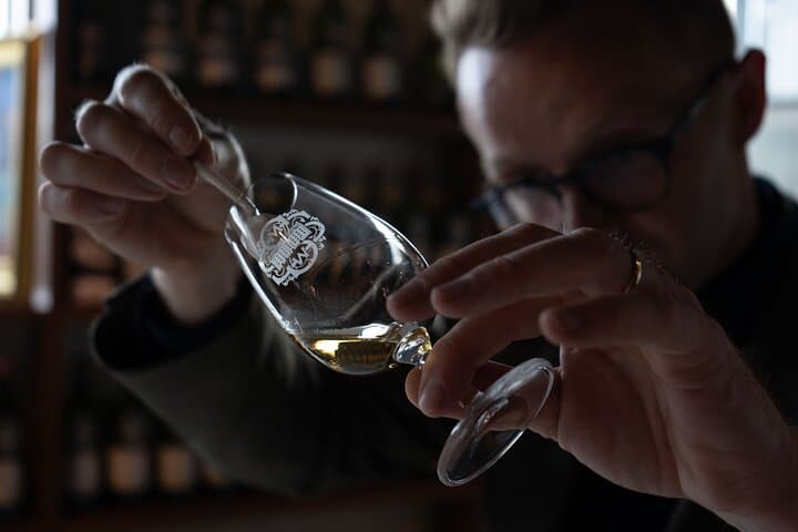 Belfast Single Cask Whiskey Tasting: Discover Rare Single-Malt Drams