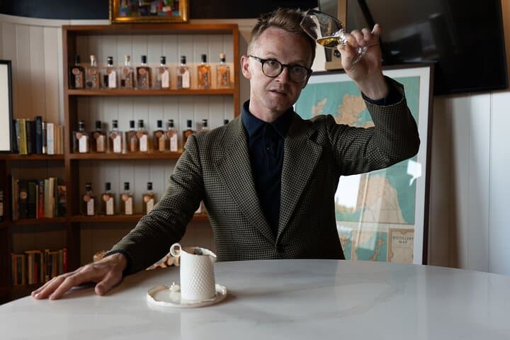 Belfast Single Cask Whiskey Tasting: Discover Rare Single-Malt Drams photo 4