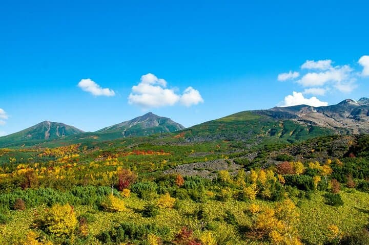 Mt Tokachi Private Trek: Easy 2km Trek with Spectacular Views in Daisetsuzan