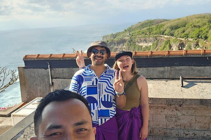 Uluwatu Sunset & Kecak Fire Dance: Cliffside Temple Tour photo 4