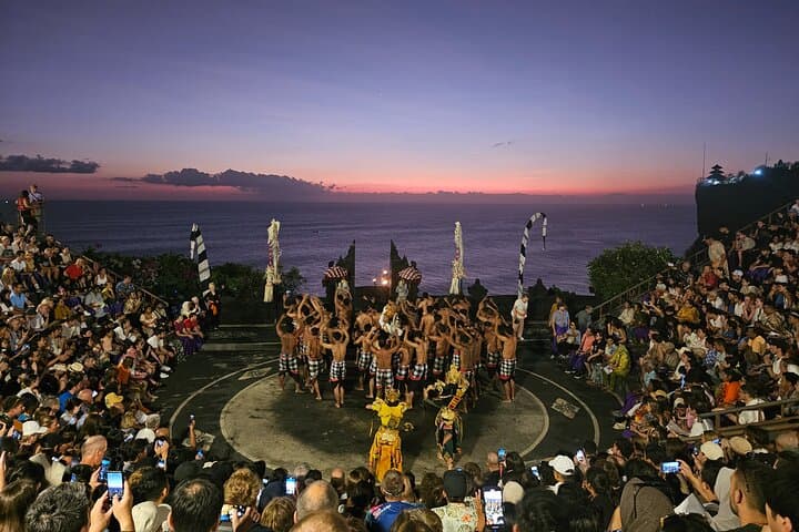Uluwatu Sunset & Kecak Fire Dance: Cliffside Temple Tour photo 5