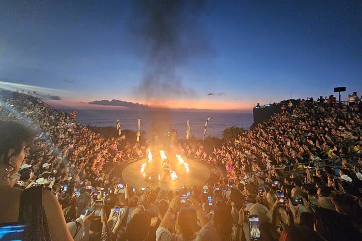 Uluwatu Sunset & Kecak Fire Dance: Cliffside Temple Tour photo 6