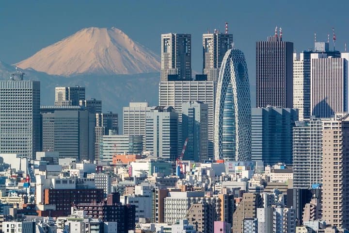 Haneda Airport Private Transfer: Luxury Meet-and-Greet to Tokyo Hotels photo 3