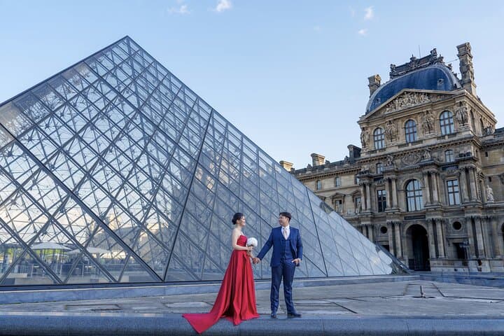 Paris Sunrise Portrait Session with a Local Photographer photo 4