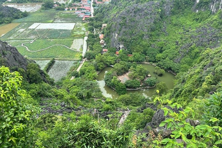 Ninh Binh Day Tour: Mua Cave, Bai Dinh & Trang An Boat Trip photo 5