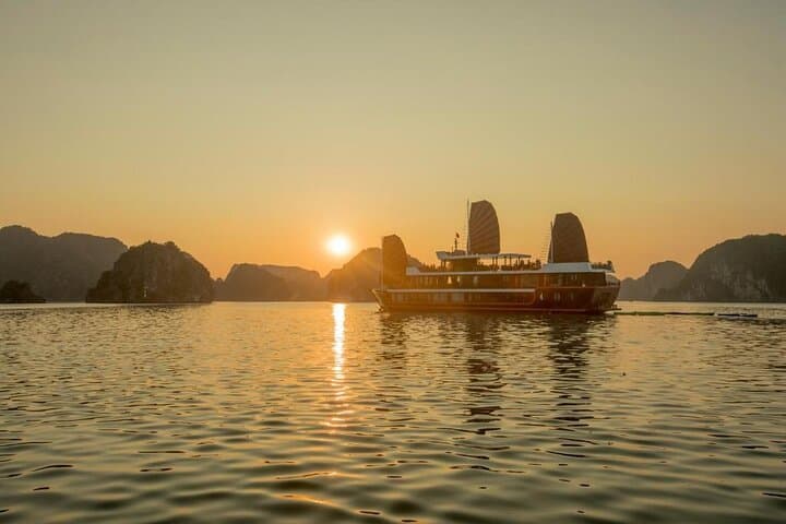 Lan Ha Bay 2-Day Cruise from Hanoi: Kayak, Viet Hai Village & Cat Ba